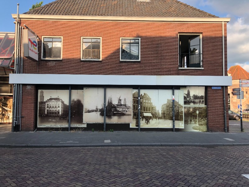 Photos historiques de Zwolle sur un bâtiment désaffecté de la Baie d'Hudson