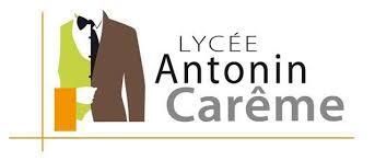 Le logo du Lycée Antonin Carême représente une silhouette partielle d'un personnage en tenue professionnelle. La moitié gauche est stylisée en vert lime et orange, évoquant les métiers de la restauration, tandis que la moitié droite est en marron et noir, rappelant un costume professionnel. Le texte "Lycée Antonin Carême" est inscrit à droite, avec "Antonin" en noir et "Carême" en gris.